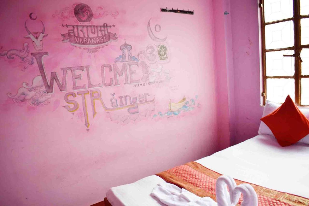 Family Guest House Varanasi Bagian luar foto