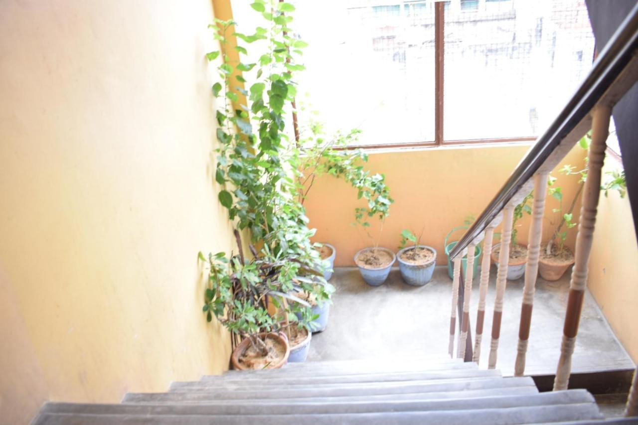Family Guest House Varanasi Bagian luar foto