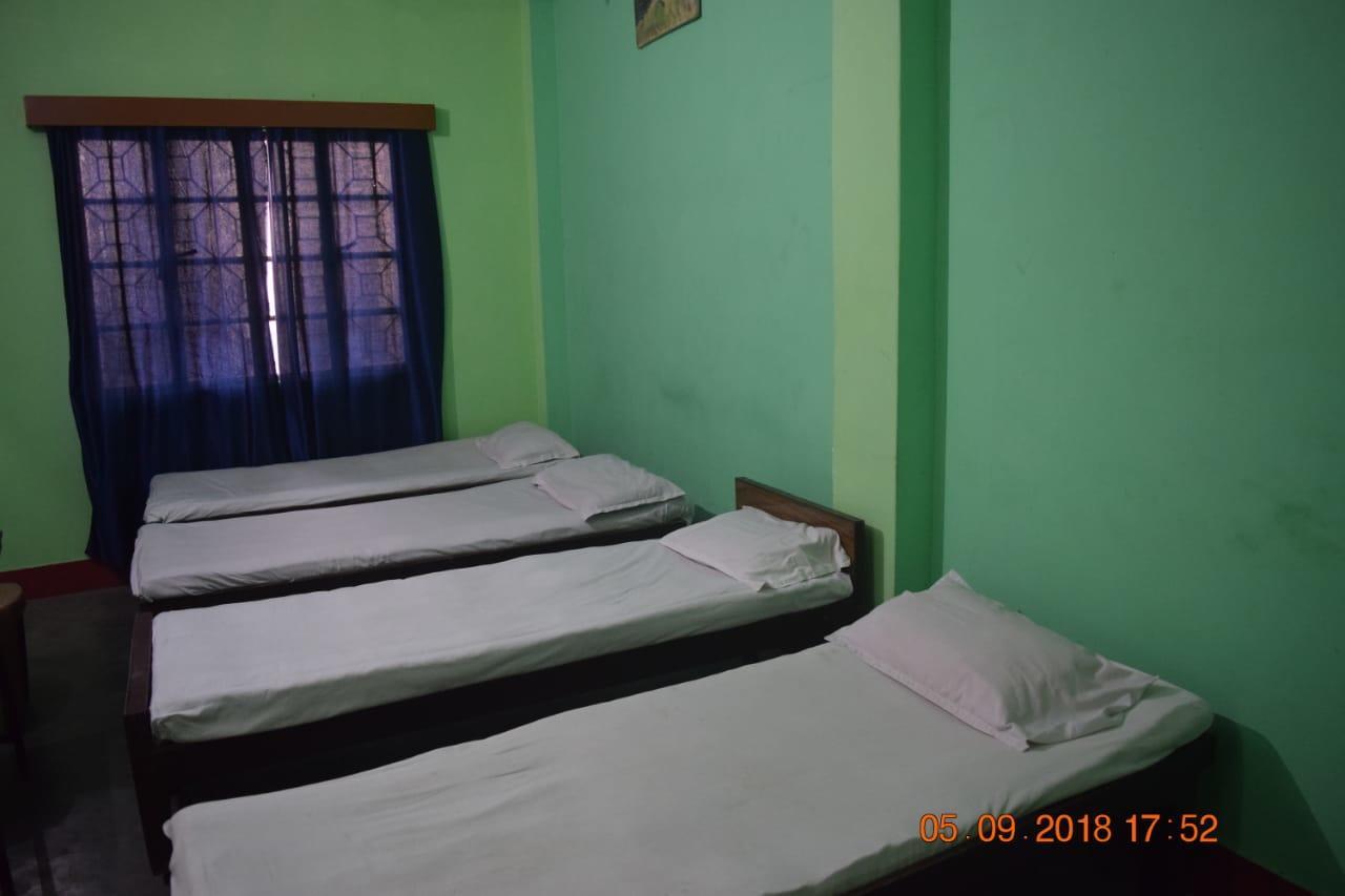Family Guest House Varanasi Bagian luar foto