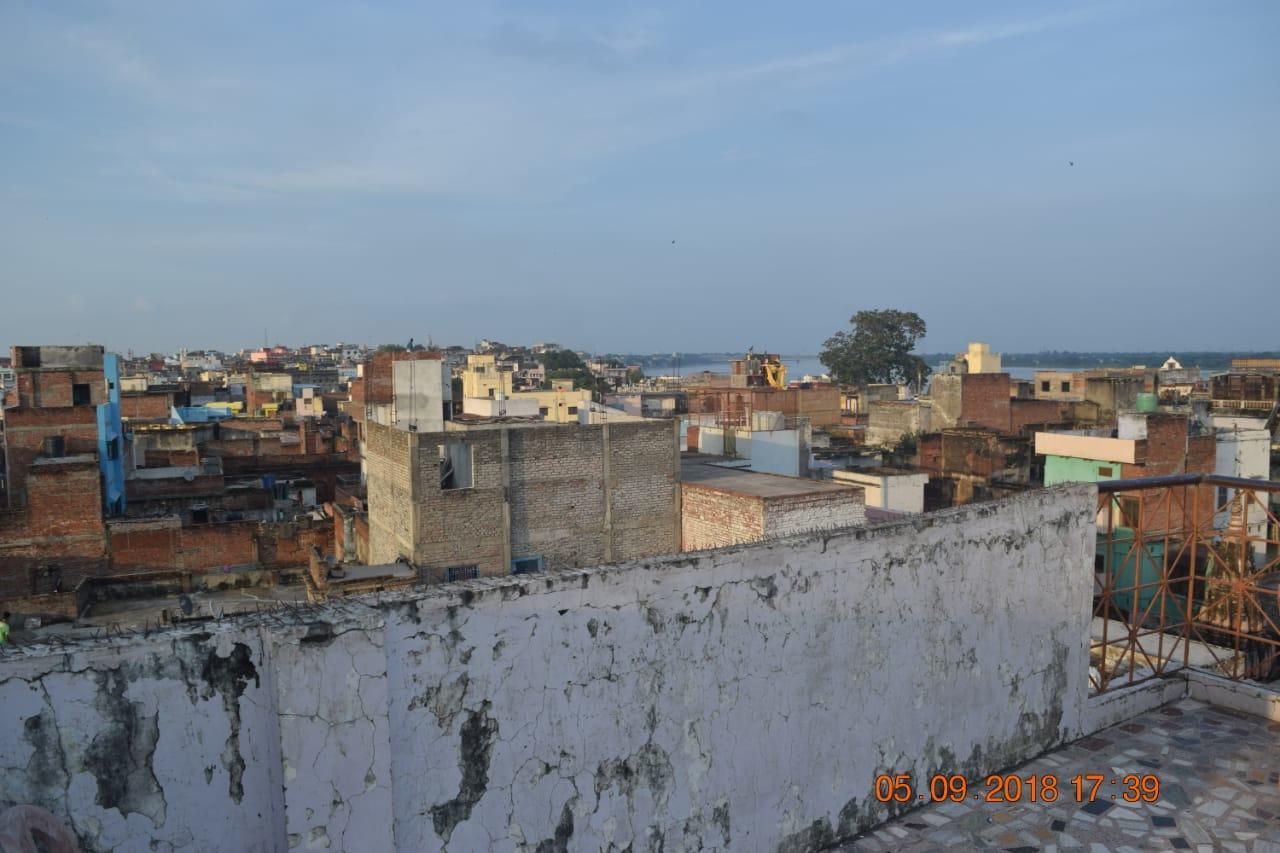 Family Guest House Varanasi Bagian luar foto