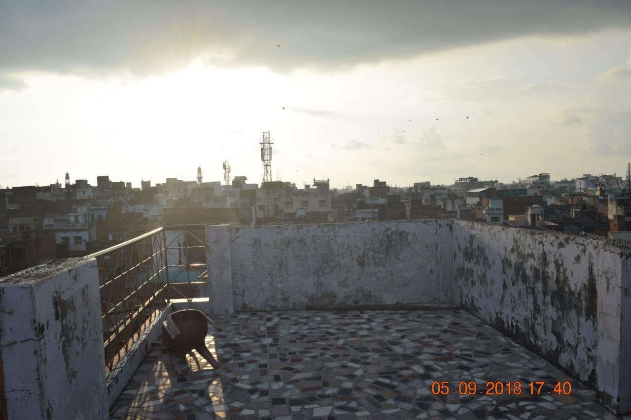 Family Guest House Varanasi Bagian luar foto