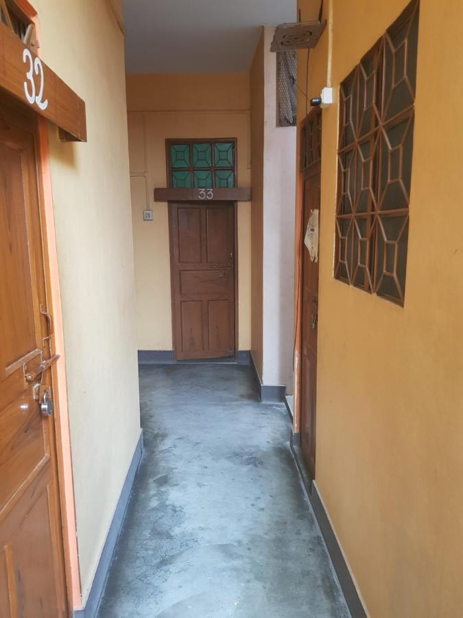 Family Guest House Varanasi Bagian luar foto
